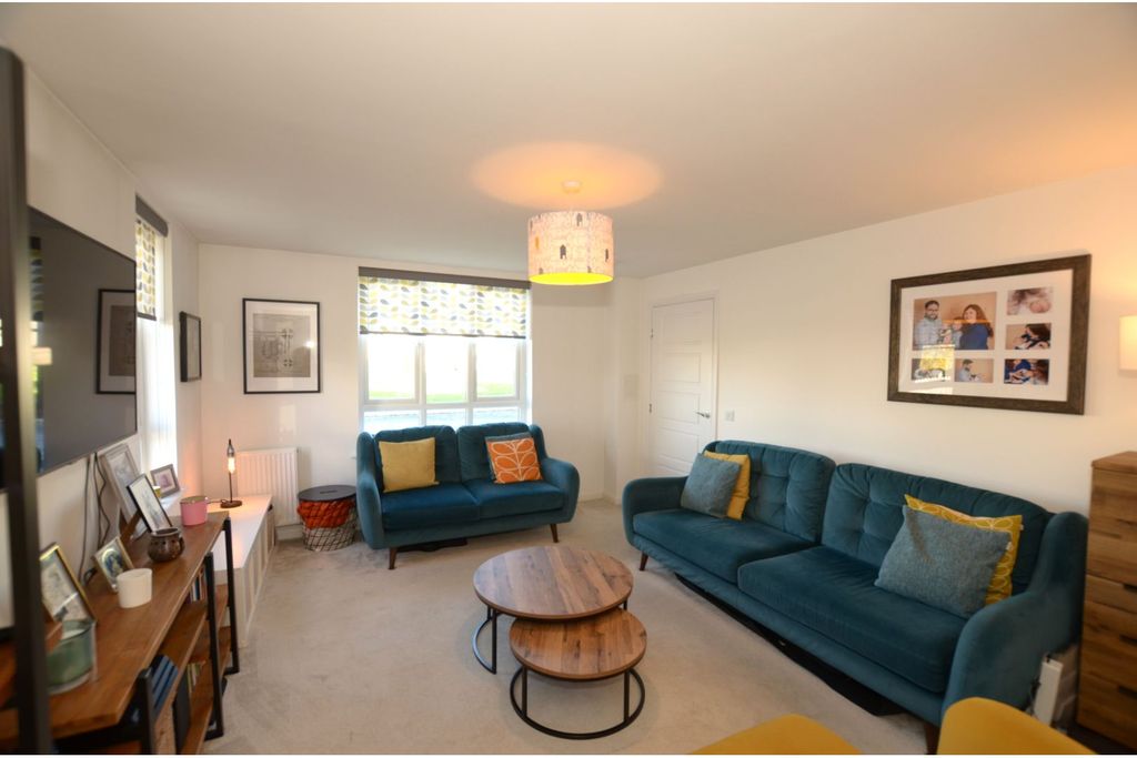 Property photo 3 of 31