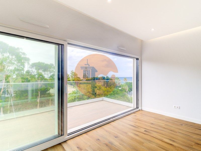 Property photo 1 of 52