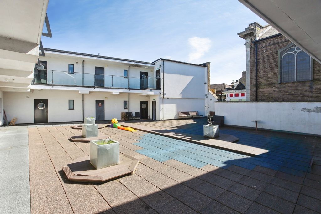 Property photo 1 of 20 Pbox-Img.Jpg