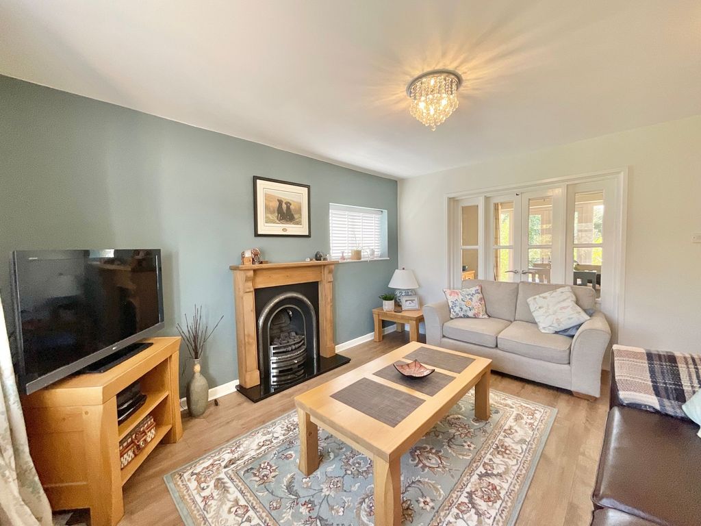 Property photo 2 of 27