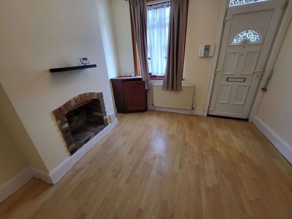 Property photo 3 of 17 Gallery