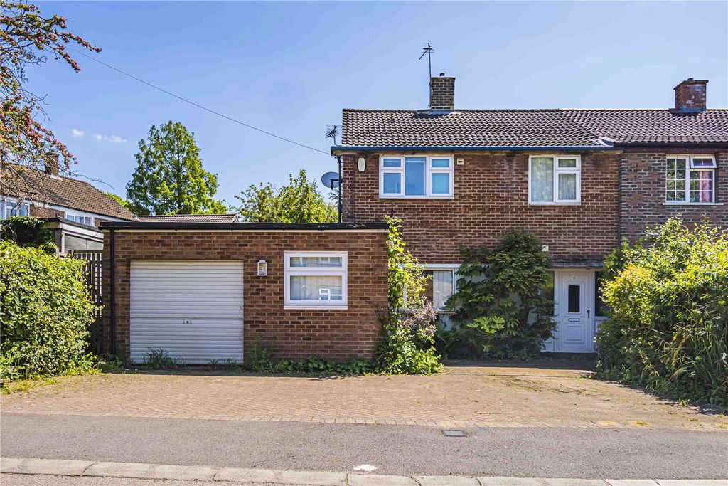 3 bed semidetached house for sale in Alldicks Road, End