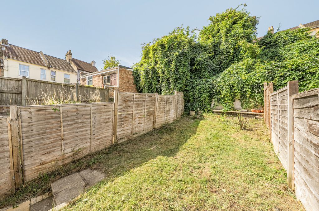 Property photo 3 of 23 48Cb4B27-2377-49E...