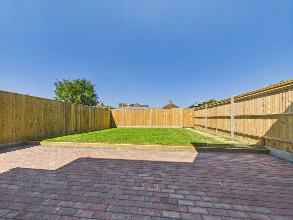 Property photo 2 of 23