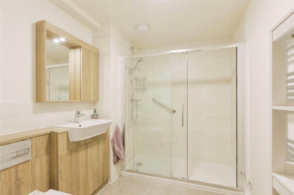 Property photo 3 of 11 Picture No. 44