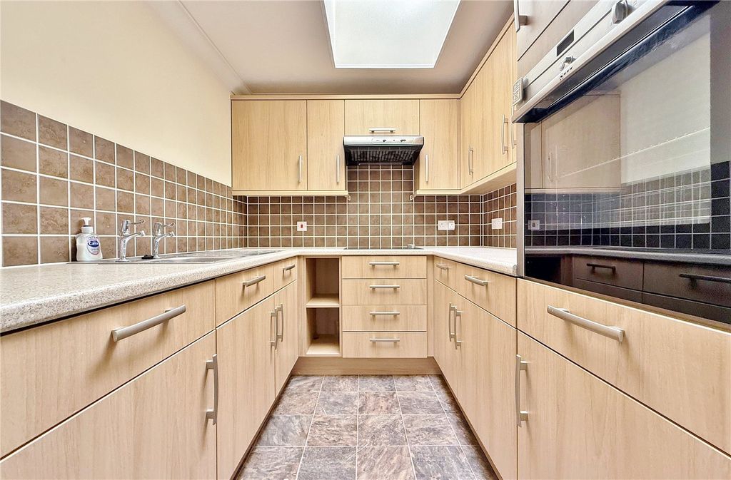 Property photo 2 of 21 Picture No. 22