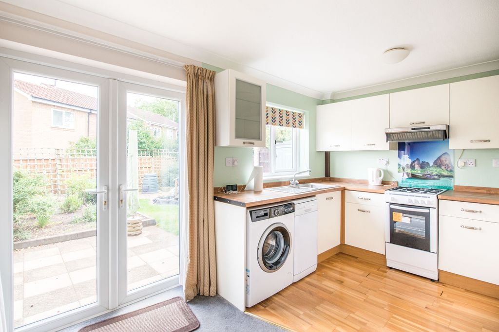 Property photo 2 of 8 A9Ab0A5E-875c-4F3E-A