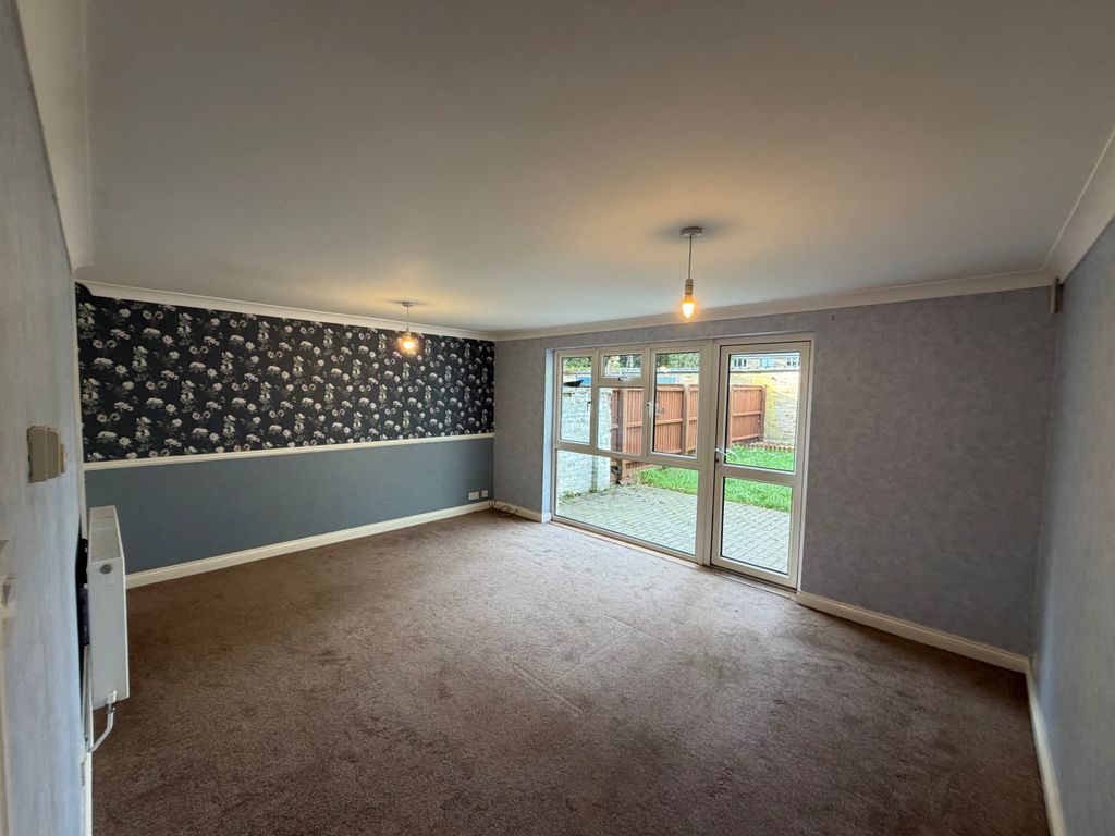 Property photo 3 of 10 Image