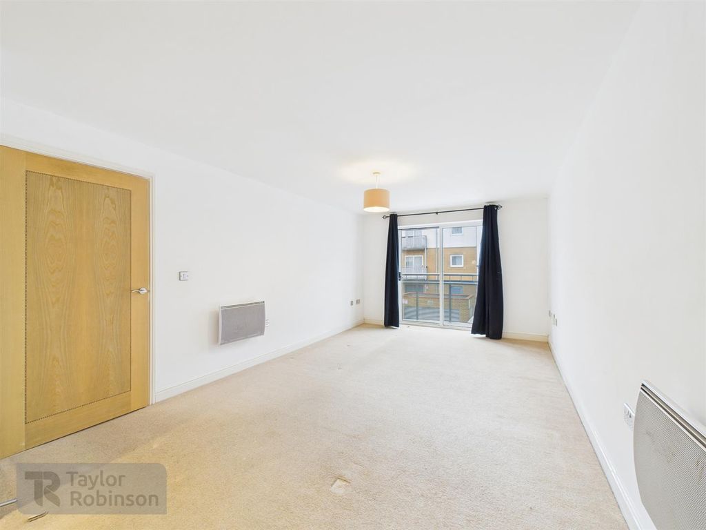 Property photo 3 of 8 Cam02600G0-Pr0600-Still007.Jpg