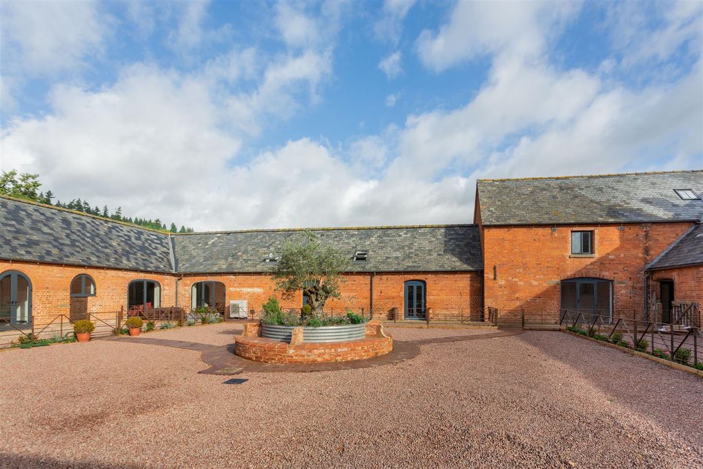 Property photo 2 of 11