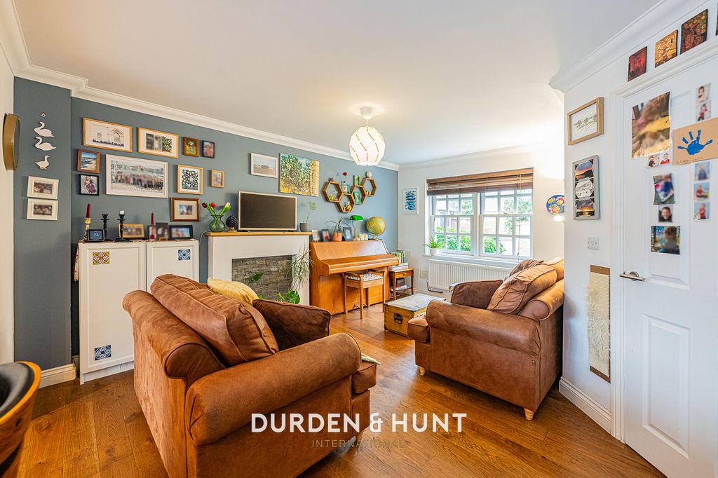 Property photo 2 of 31