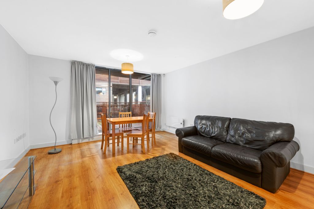 Property photo 2 of 11 Picture No. 32
