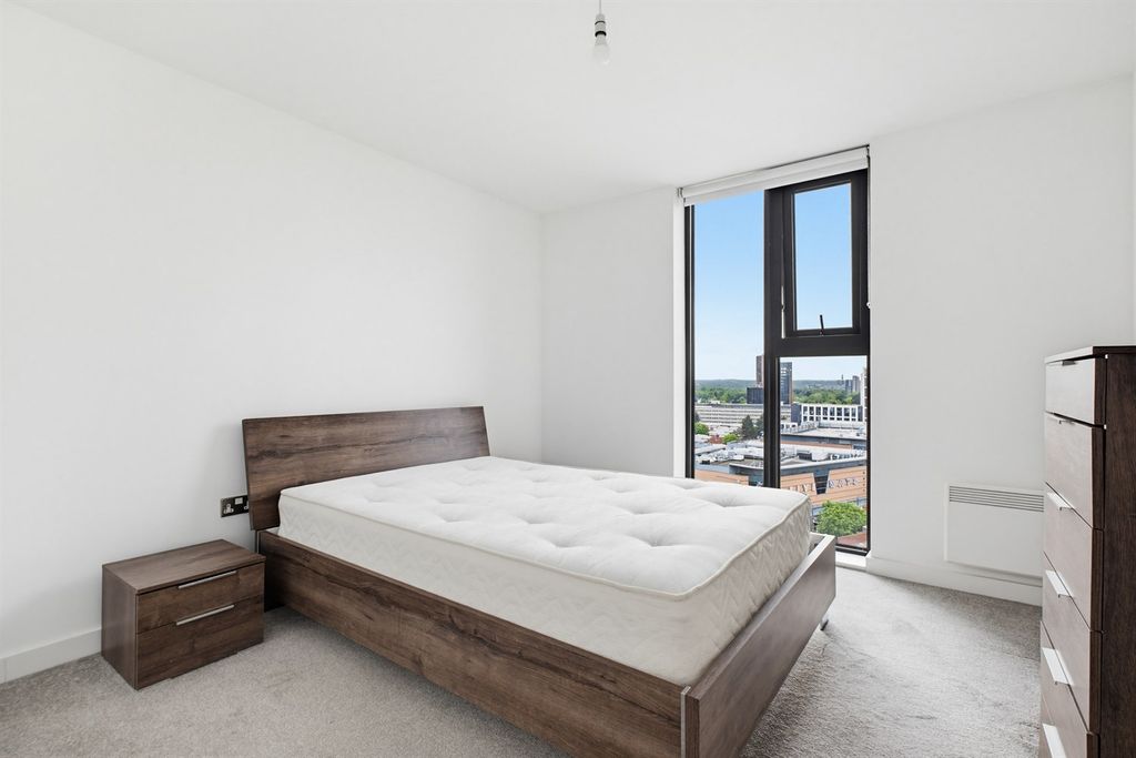 Property photo 1 of 14 (Main)