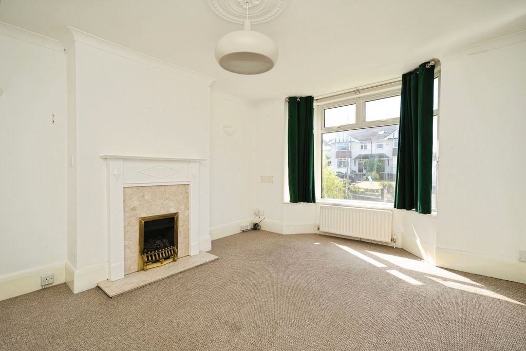 Property photo 2 of 17 Photo