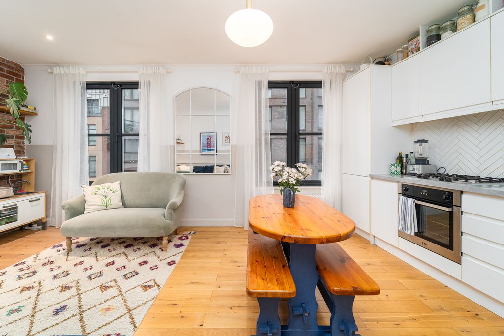 Property photo 2 of 17 Ndb04163-Edit