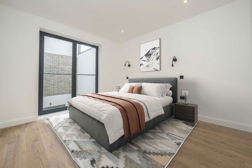 Property photo 3 of 4