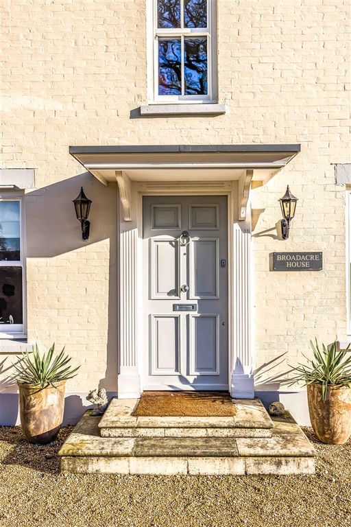 Property photo 3 of 55 Broadacre House, Waterlooville-Small-Porticomarket