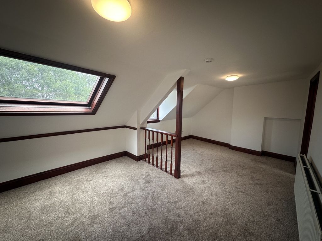 Property photo 1 of 6 Balcony