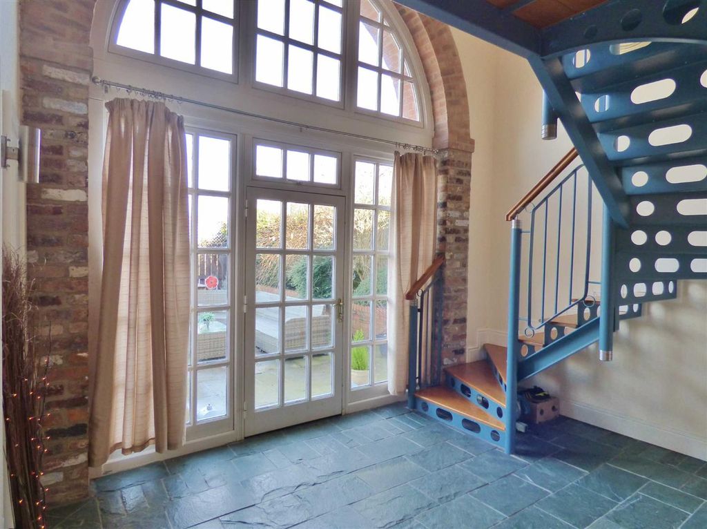 Property photo 3 of 13