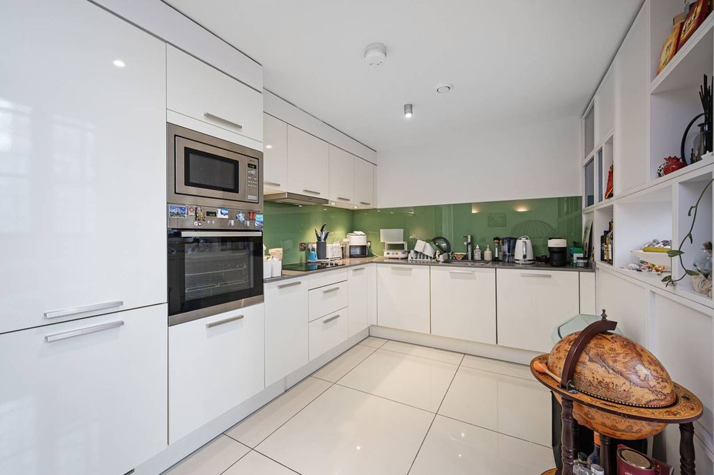 Property photo 3 of 12