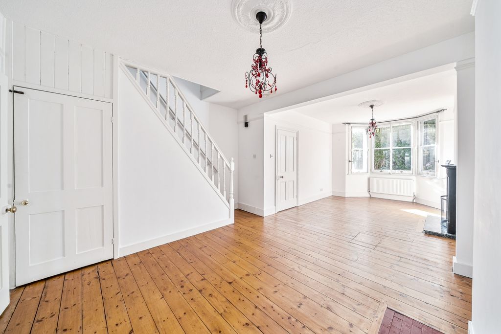 Property photo 2 of 8 2