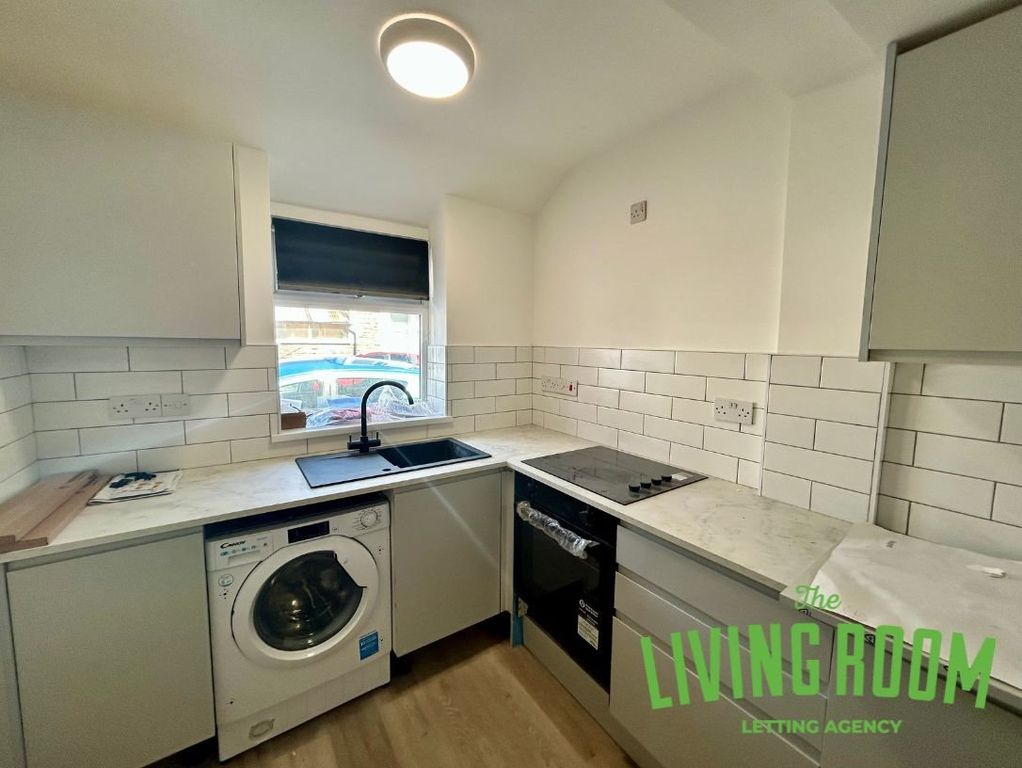 Property photo 1 of 7 3