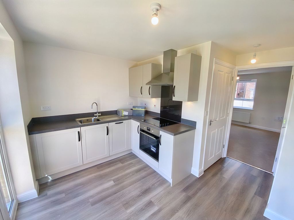 Property photo 2 of 10 Kitchen