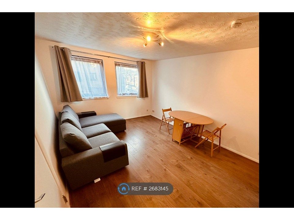 Property photo 3 of 10 Lounge