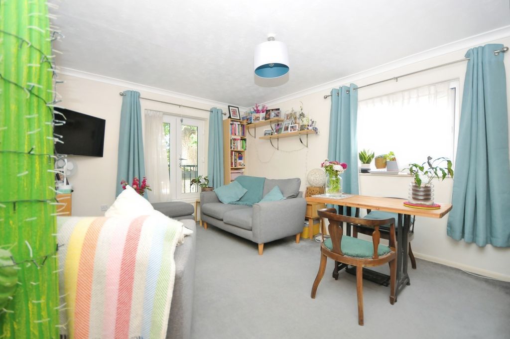 Property photo 3 of 14 Photo