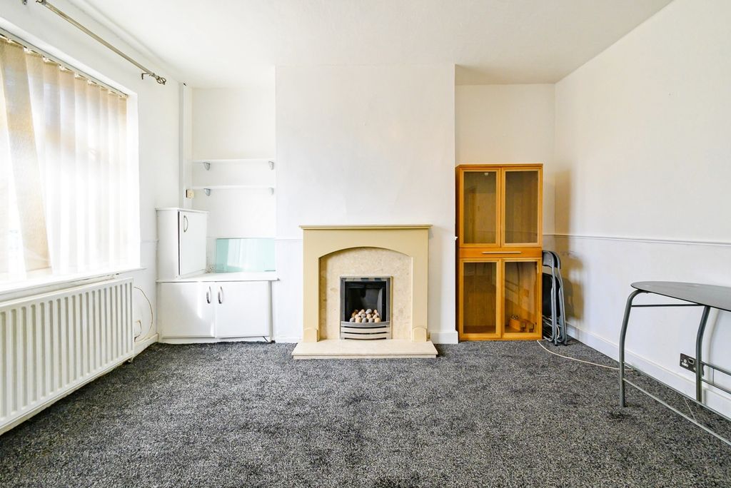 Property photo 3 of 20 Living Room