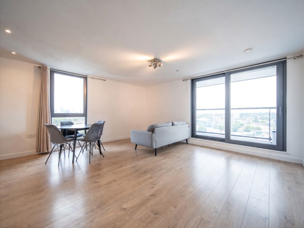Property photo 3 of 11 Livingroom- Dinni...