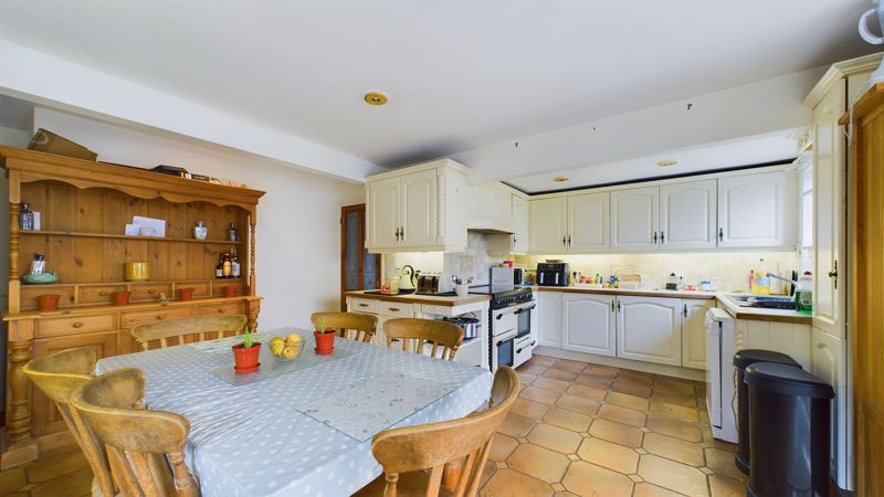 Property photo 3 of 27 Photo 10