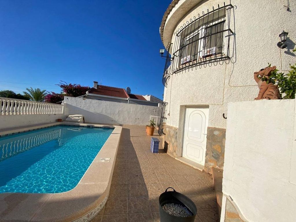 Property photo 1 of 37