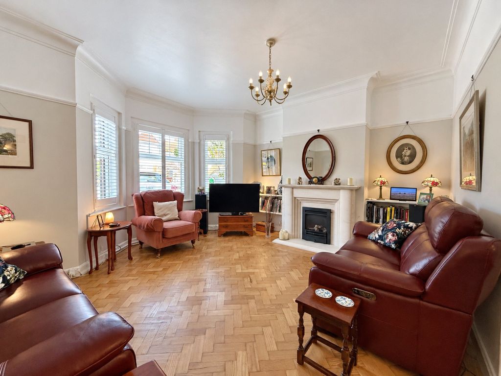 Property photo 3 of 19 Picture No. 29