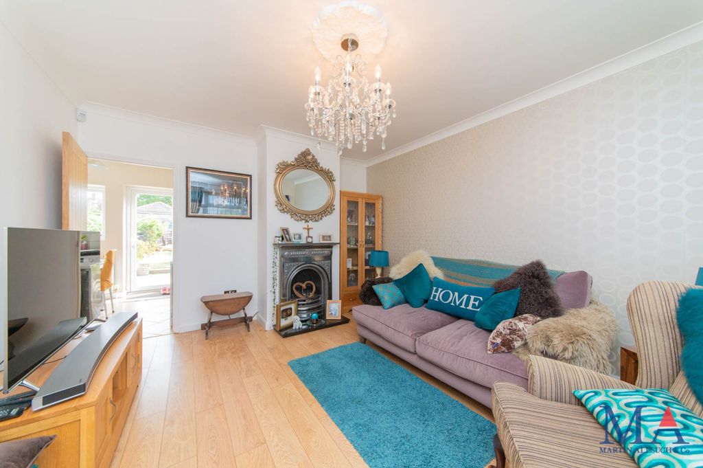 Property photo 2 of 19