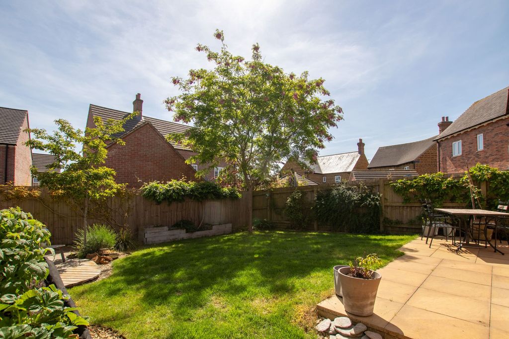 Property photo 3 of 27