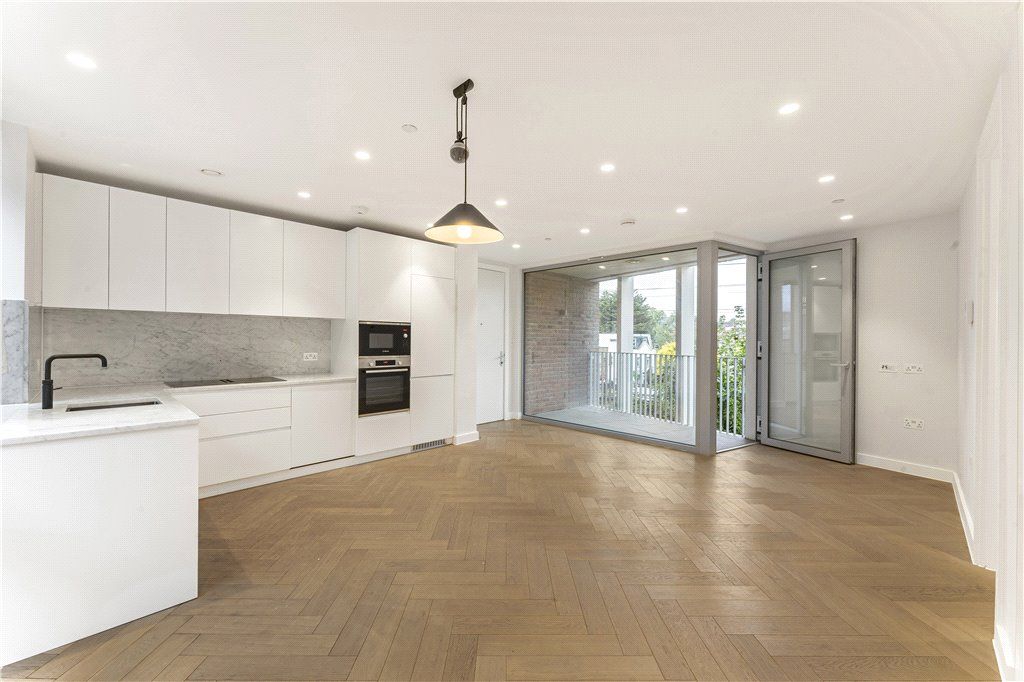 Property photo 1 of 11 Reception/Kitchen