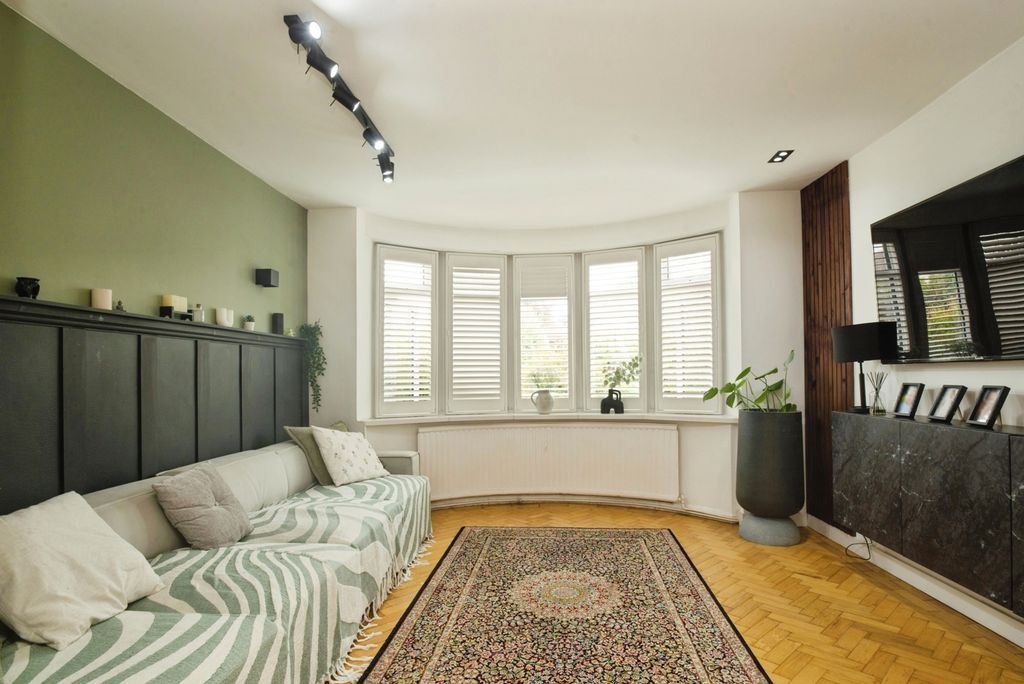 Property photo 3 of 20 Pbox-Img.Jpg