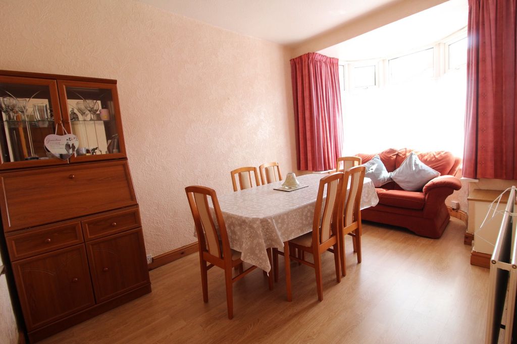 Property photo 3 of 11 Picture No. 06