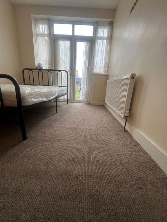 Property photo 2 of 3