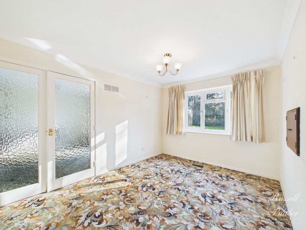 Property photo 2 of 22 Cam01995G0-Pr0423-Still003