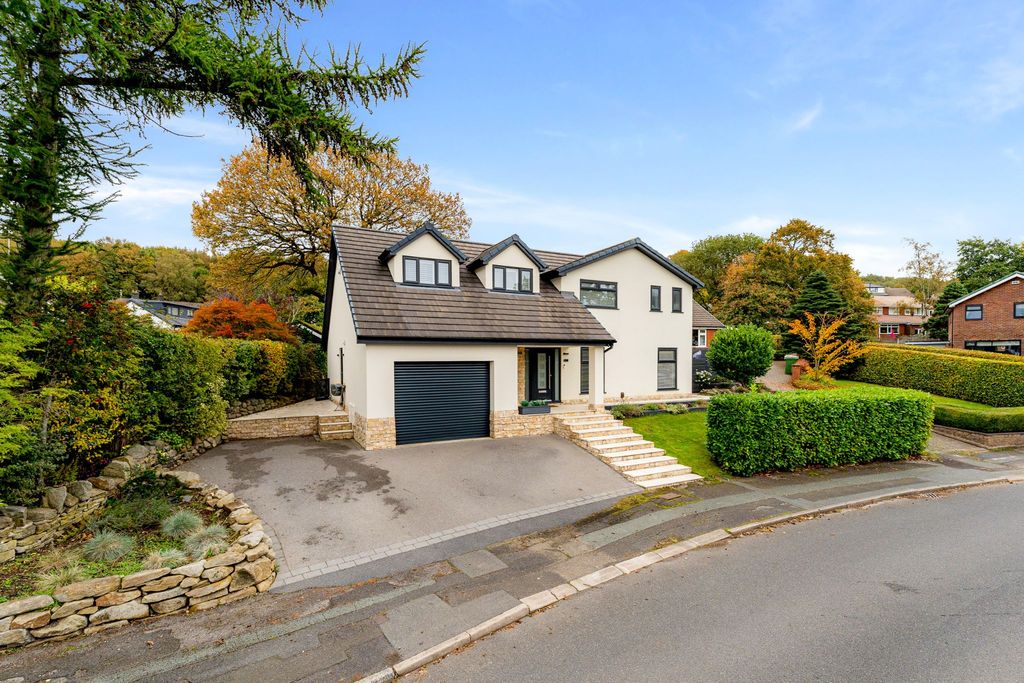 Property photo 2 of 59 Photograph 3