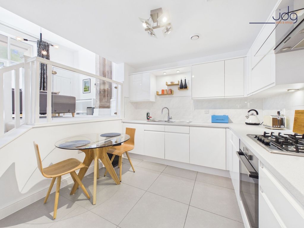 Property photo 2 of 12 Kitchen