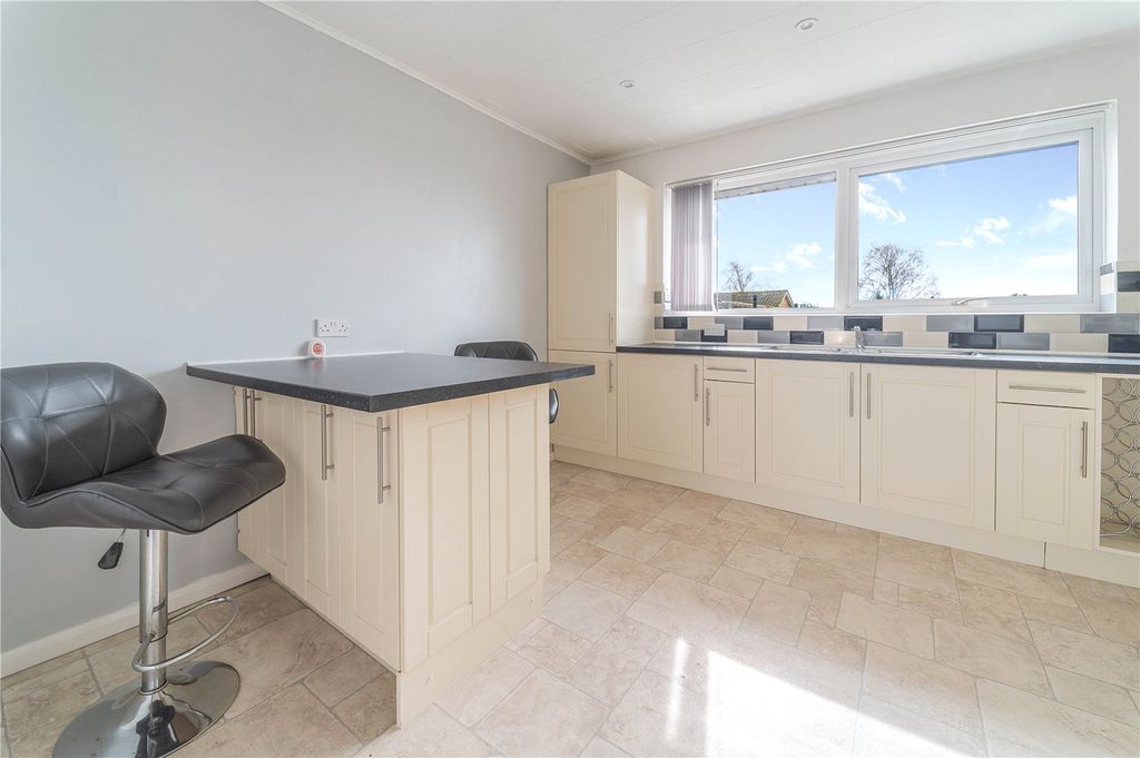 Property photo 2 of 11 Kitchen/Breakfast Rm