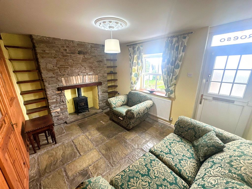 Property photo 3 of 8 Balcony