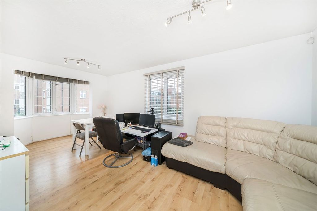 Property photo 2 of 5