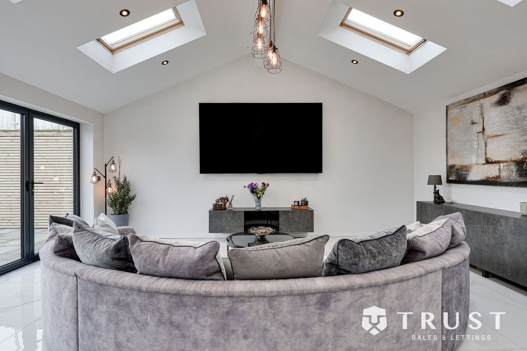 Additional image 8 of 4 bed detached bungalow for saleHall Park Avenue, Liversedge WF15
