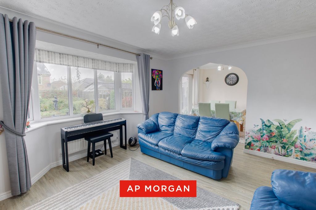 Property photo 3 of 18 Picture No. 08