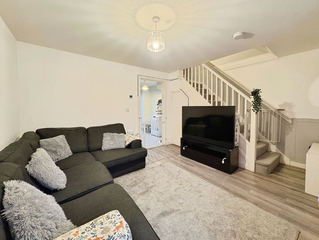 Property photo 3 of 16 128Daa33-12