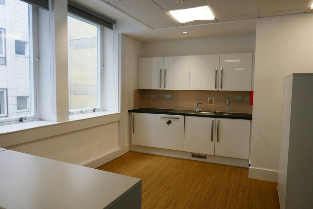 Property photo 3 of 5 913F3F7c-6F50-4E13-9751-9d25Ea75272d_Photo_12_Large.Jpg